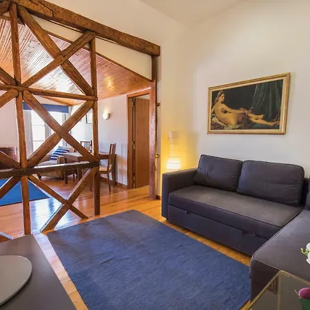 Santa Justa Elevator Apartment *