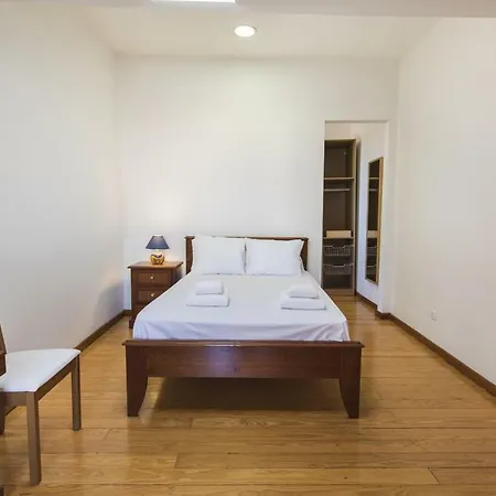Santa Justa Elevator Apartment *